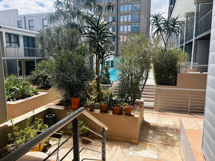 2 Bedroom Property for Sale in Cape Town City Centre Western Cape